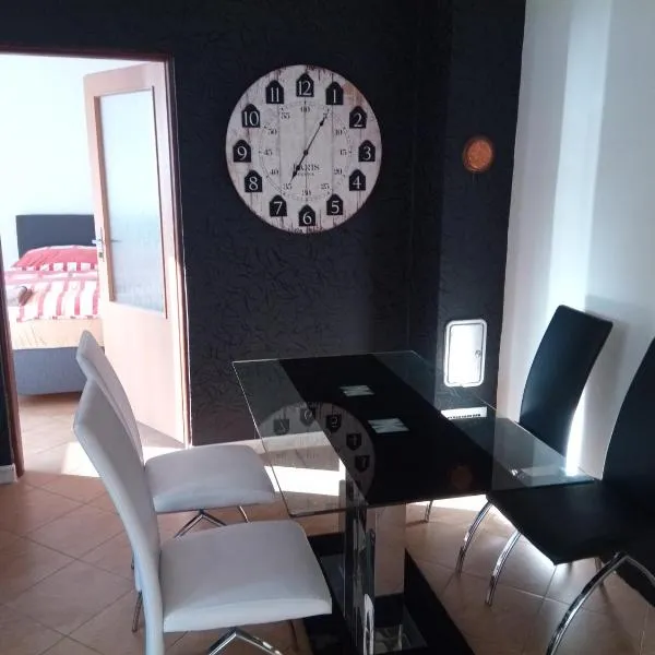 Apartmán U Zlatého křížku, hotel ve Velkém Meziříčí