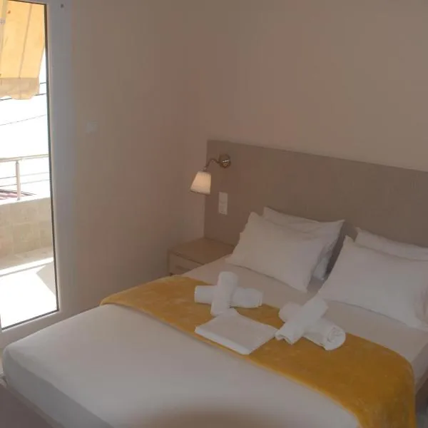 Eleni Kandilari Rooms, hotel in Melívoia