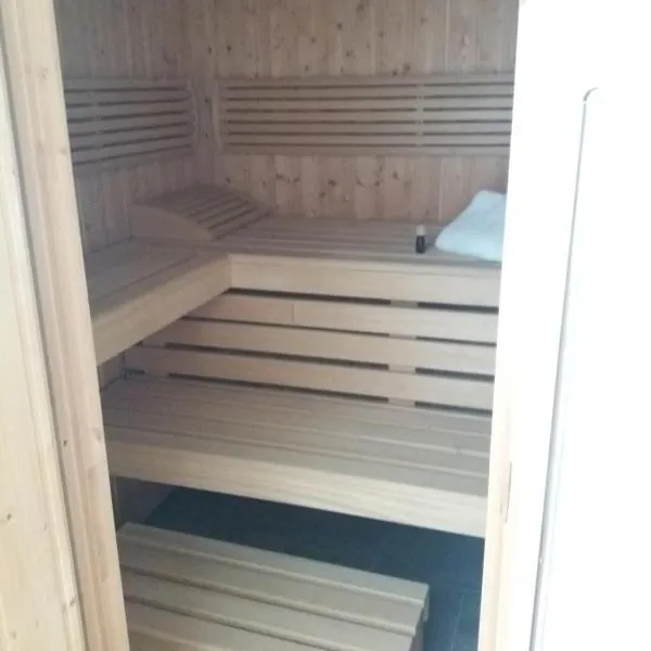 Ferienhaus Eifel-Charme, hotel en Birgel