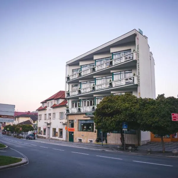 Hotel Krystal, hotel en Březůvky