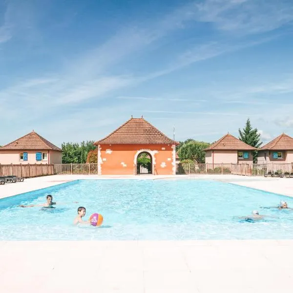 Terres de France - Domaine de Claire Rive, hotell i Goujounac