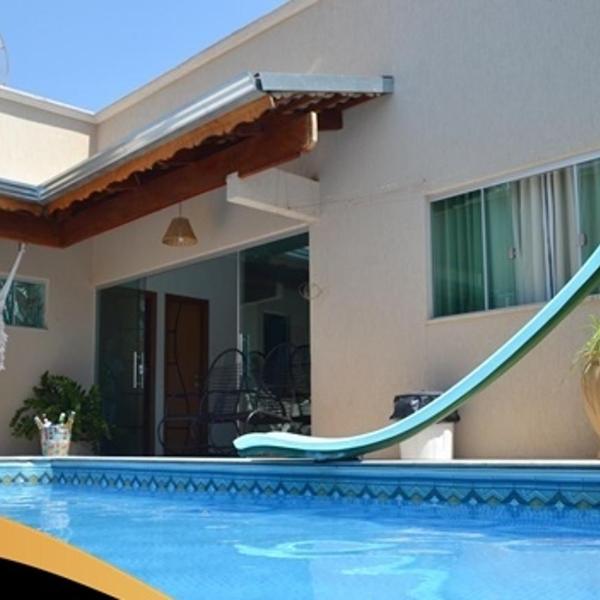 Linda Casa com Sauna, Hidromassagem, Piscina, Cascata, Churrasqueira e Suíte Master!!