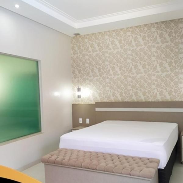 Linda Casa com Sauna, Hidromassagem, Piscina, Cascata, Churrasqueira e Suíte Master!! - Foto 2