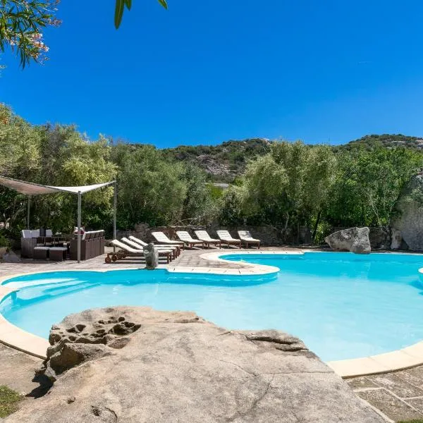 Villa Roccia, hotel v destinácii Porto Rotondo