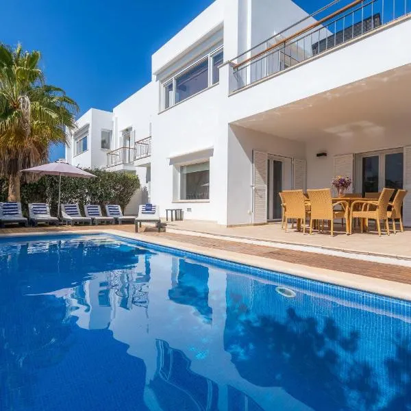 Villa Costa Eugenia, hotel in Cala d´Or