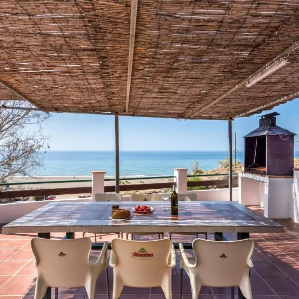 Casa del Pipa con vistas al mar, hotel v destinácii Benajarafe