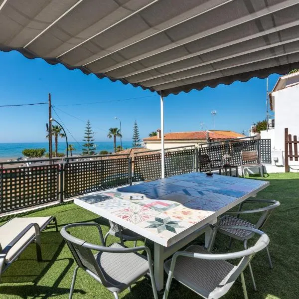 Apartamento a pie de playa, hôtel à Benajarafe