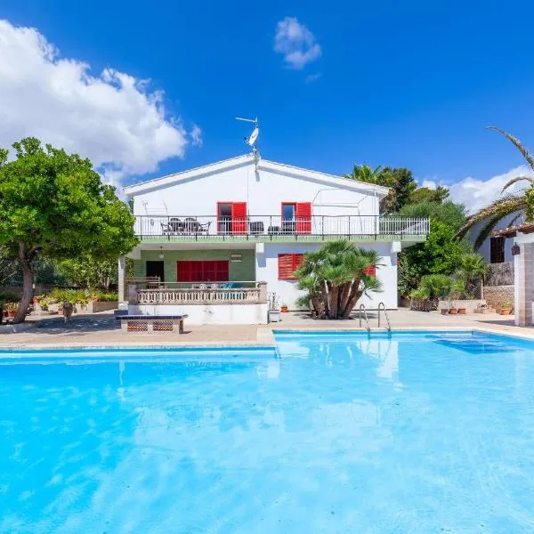Es Pins, hotel in Font de Sa Cala
