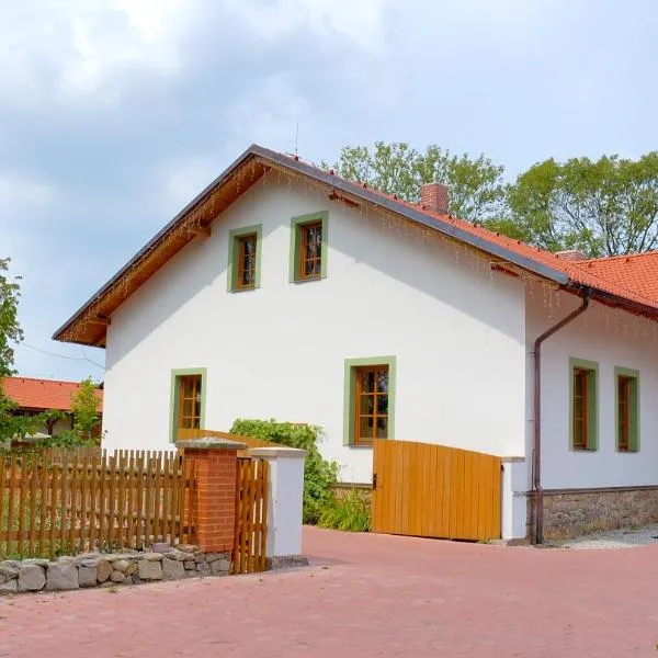 Hotel Na Statku Mirošov, hotel in Mirošov