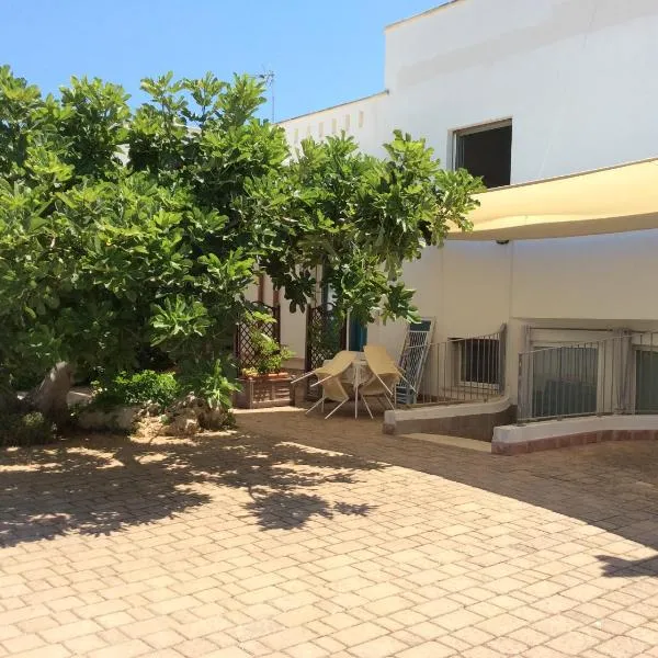 Appartamenti STELLA MARINA- Posto Rosso, hotel v destinaci Alliste
