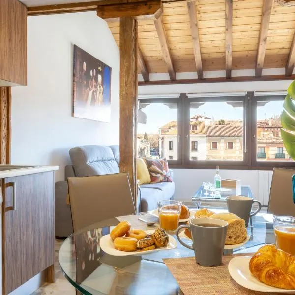 Apartamentos Ejemplares, hotel in Alcalá de Henares