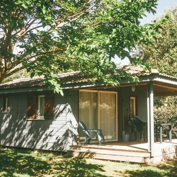 Terres de France - Les Hameaux des Marines, hotel u gradu 'La Brée-les-Bains'