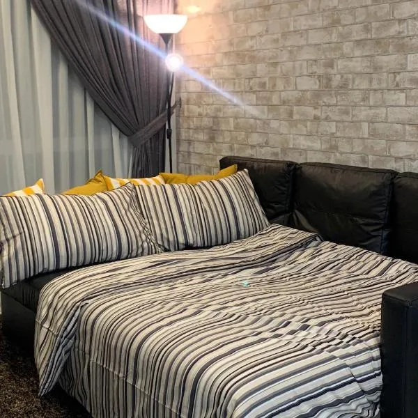 Relaxed Family Staycation, Pool View w WIFI n Netflix, hotel v destinaci Bangi
