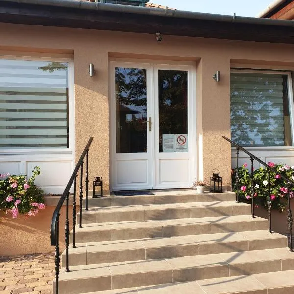 Mediterrán Villa Kecskemét, hotel v destinaci Kecskemét