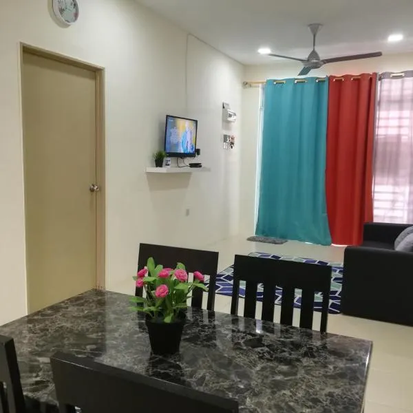 Neesa Homestay Bukit Gambang-Muslim, hotel v destinaci Gambang