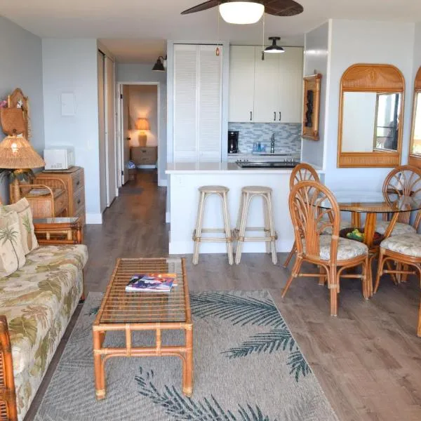 Beautiful Partial Ocean View Condo with Tropical Furnishings, hotel u gradu Kihej
