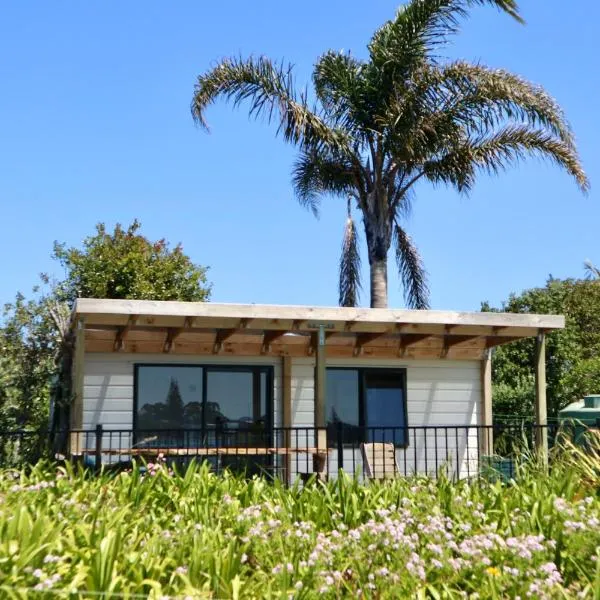 Mount and Surf View Cabin, hotel v destinaci Pataua