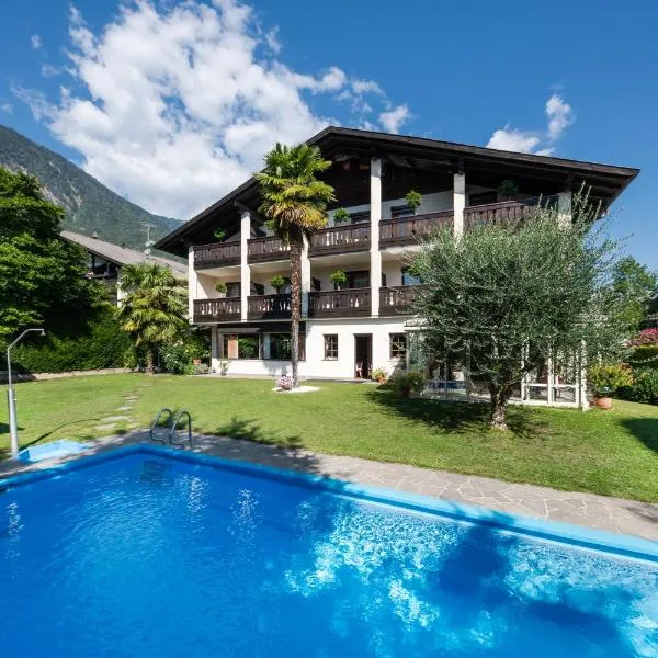 Pension Weingarten, Hotel in Lana