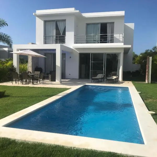 Villa Real Playa Nueva Romana, hotelli kohteessa Ahoga Mulo