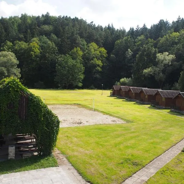 Camping Fox Český Krumlov โรงแรมในKájov