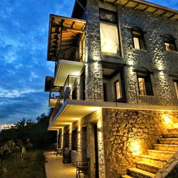 AlmondHouse Suites with Fireplace - ADULTS ONLY, hotel v destinaci Arachova