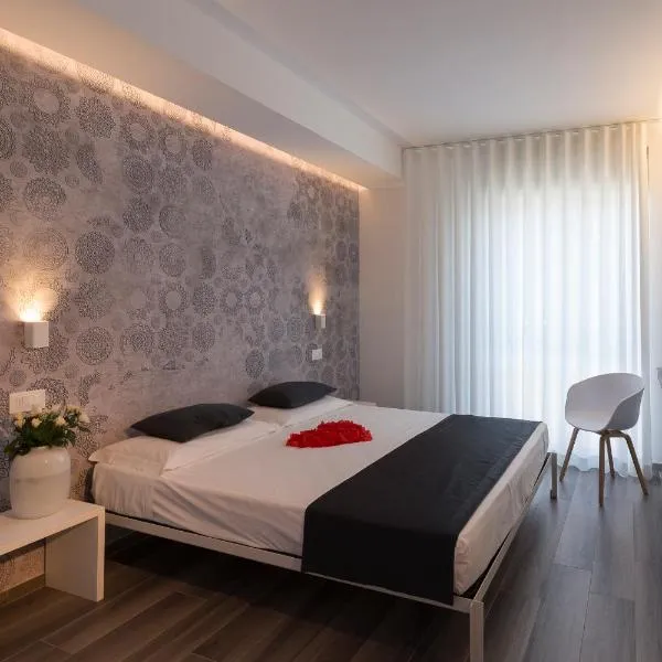 Hotel Mediterraneo Ombrellone e Lettini Inclusi, hotel v Martinsicuro