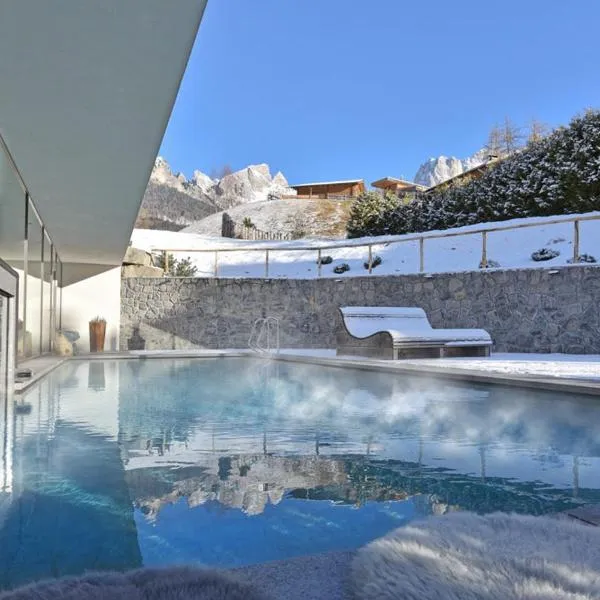 Hotel Dosses, hotel em Tires