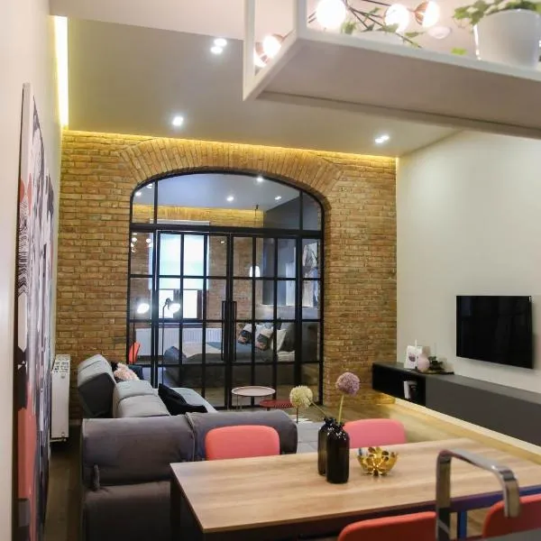 Apart Hotel на Трояндовой, hotel v destinaci Černovice