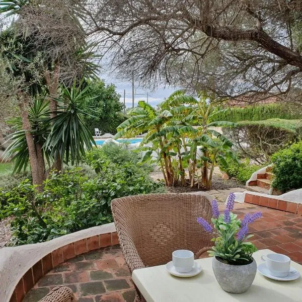 Apartment Hibiscus, hotelli Cala Pissä