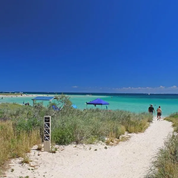 Ningaloo Club Backpackers, hotel in Coral Bay