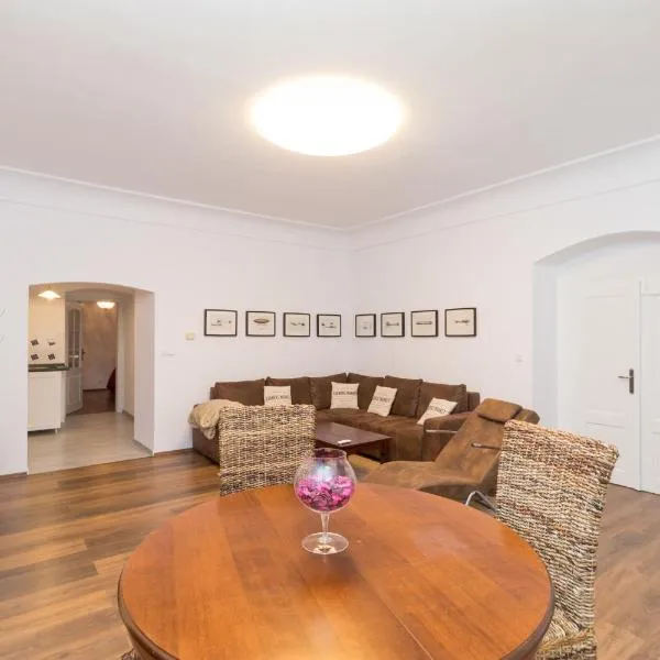 Budyne Apartment II.: Budyně nad Ohří şehrinde bir otel