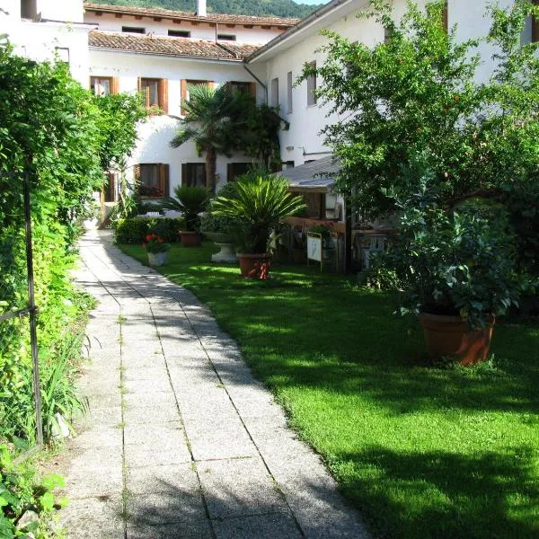 Albergo Ristorante Borghese, hotel in Maniago