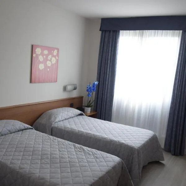 Hotel Gallia, hotell i Rosta