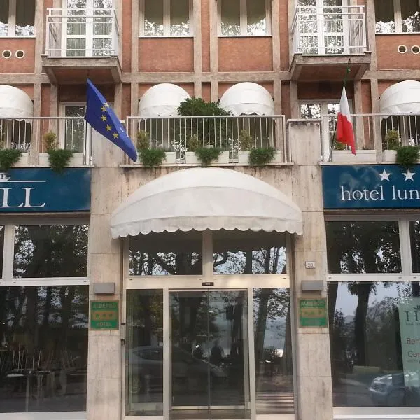 HLL Hotel Lungolago Lecco-Como Lake, khách sạn ở Lecco