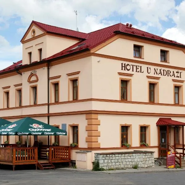 Hotel U Nádraží, hotel di Tepla