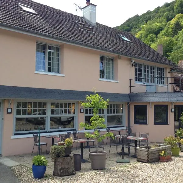 AUBERGE DE LA ROQUE, hotel u gradu La Roquette