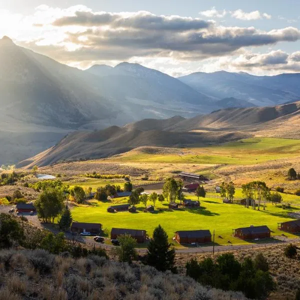 Twin Peaks Guest Ranch, hotel di Salmon