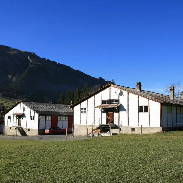 Mountain Lodge Backpackercamp, готель у місті Ленк