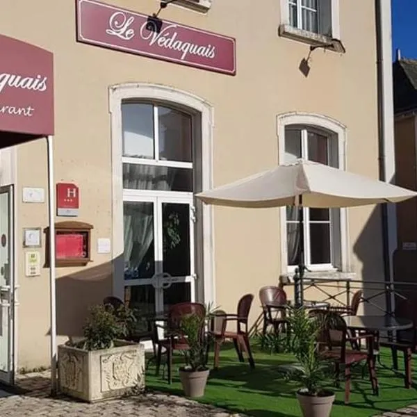 Logis Hotel Restaurant Le Vedaquais、La Chapelle-aux-Chouxのホテル