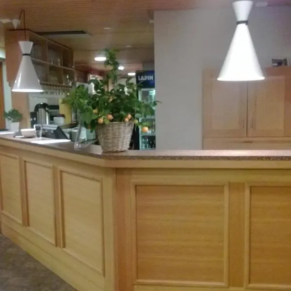 Juthbacka Hotell, hotel em Uusikaarlepyy