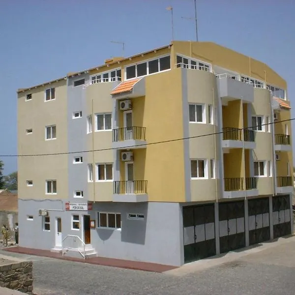 Residencial Pôr do Sol, hotel in Lombo de Figueira