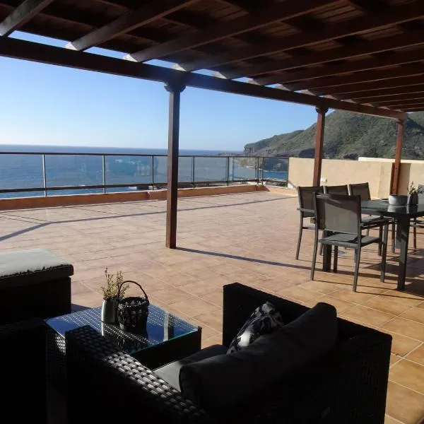 Gran terraza con espectaculares vistas al mar, hotel en Cabo de Palos