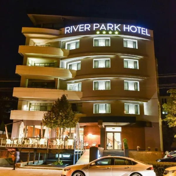 Hotel River Park, hotel en Straja