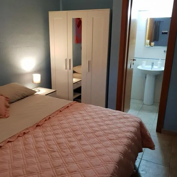 Rooms in the Beach, hotel Cataniában