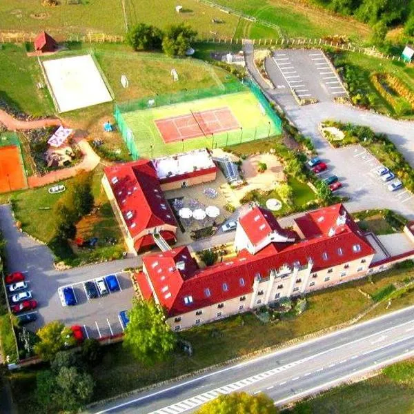 Hotel Allvet, hotel v Drnovicích