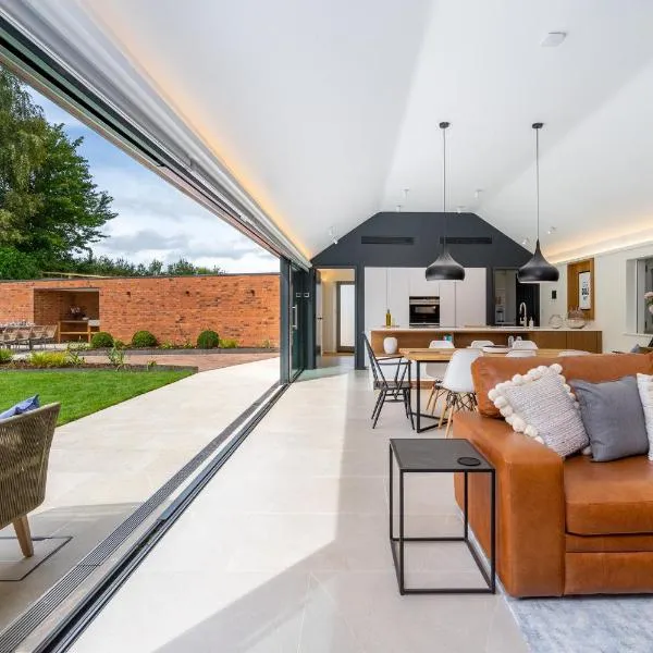 The Barn : Luxury Indoor/Outdoor Countryside Bliss, hotel in Clipston