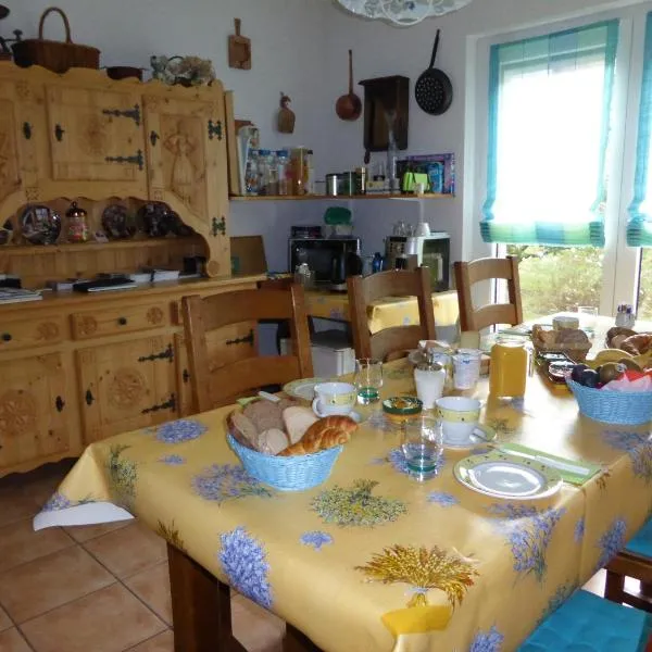 B&B Les Acacias, hotel v destinaci Le Chable