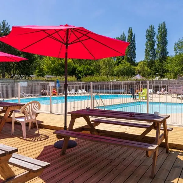 Camping de la Baie de Térénez, hotel v destinaci Plouézocʼh