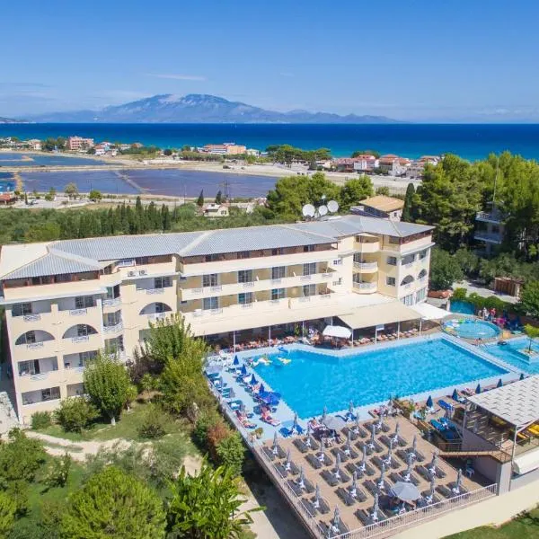 Viesnīca Koukounaria Hotel & Suites pilsētā Alikesa