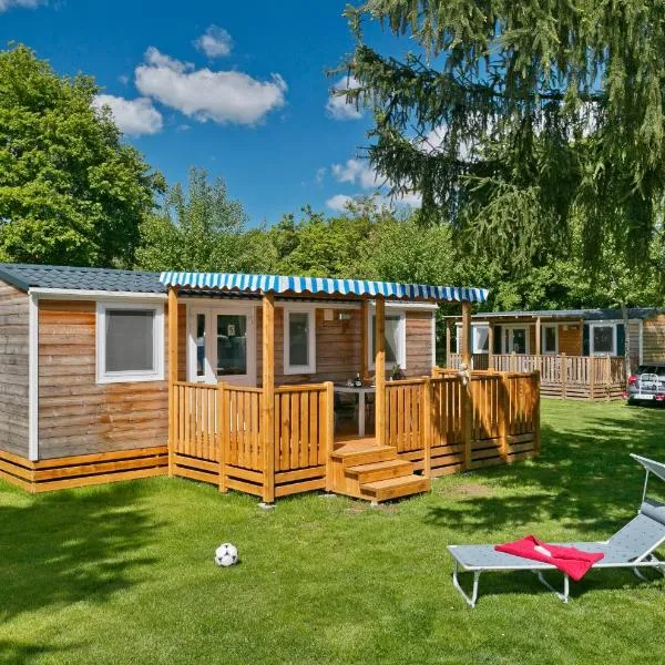 KNAUS Campingpark Frickenhausen โรงแรมในฟริกเคนเฮาเซน